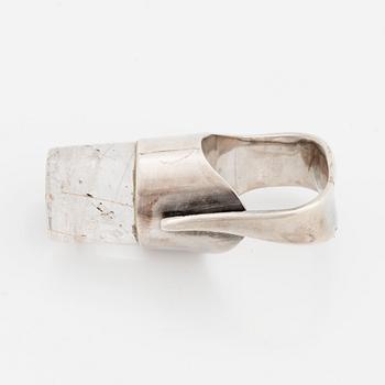 Vivianna Torun Bülow-Hübe, ring, Georg Jensen, Köpenhamn 1945-77, designnr 151, sterling med rutilkvarts.