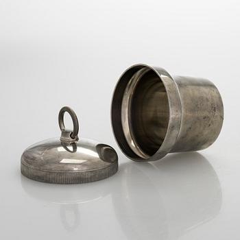 Bertel Gardberg, burk med lock, Hopeatehdas Oy, Helsingfors.