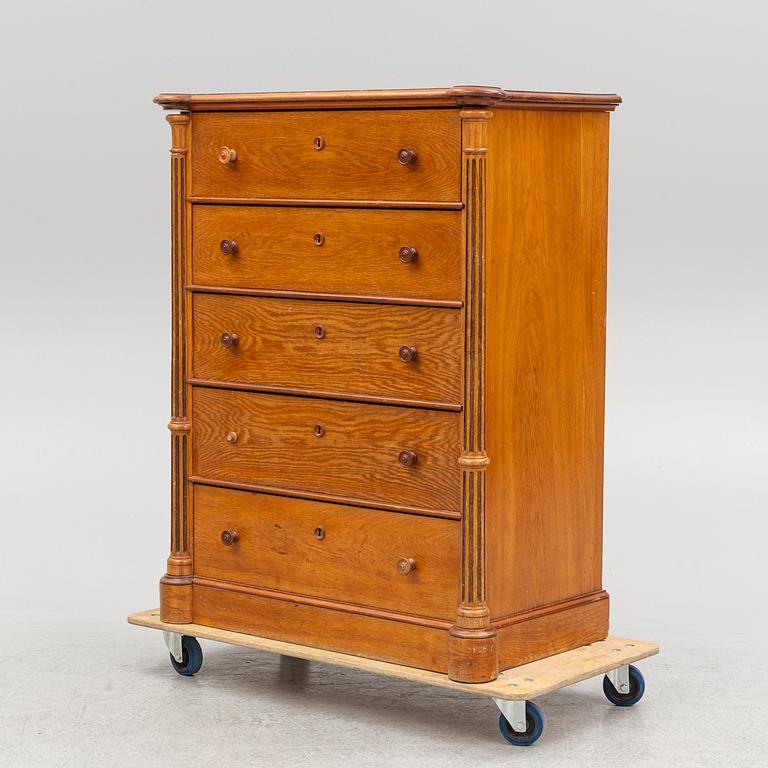 A chest of drawers, late 20th Century.