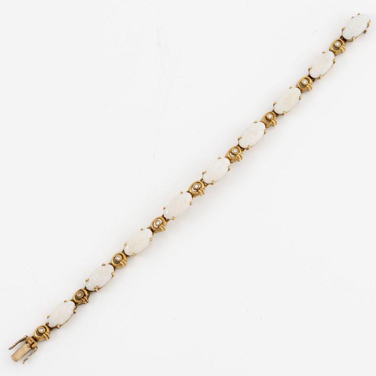 Bracelet, H.Stern, 18K gold with opals and brilliant-cut diamonds.