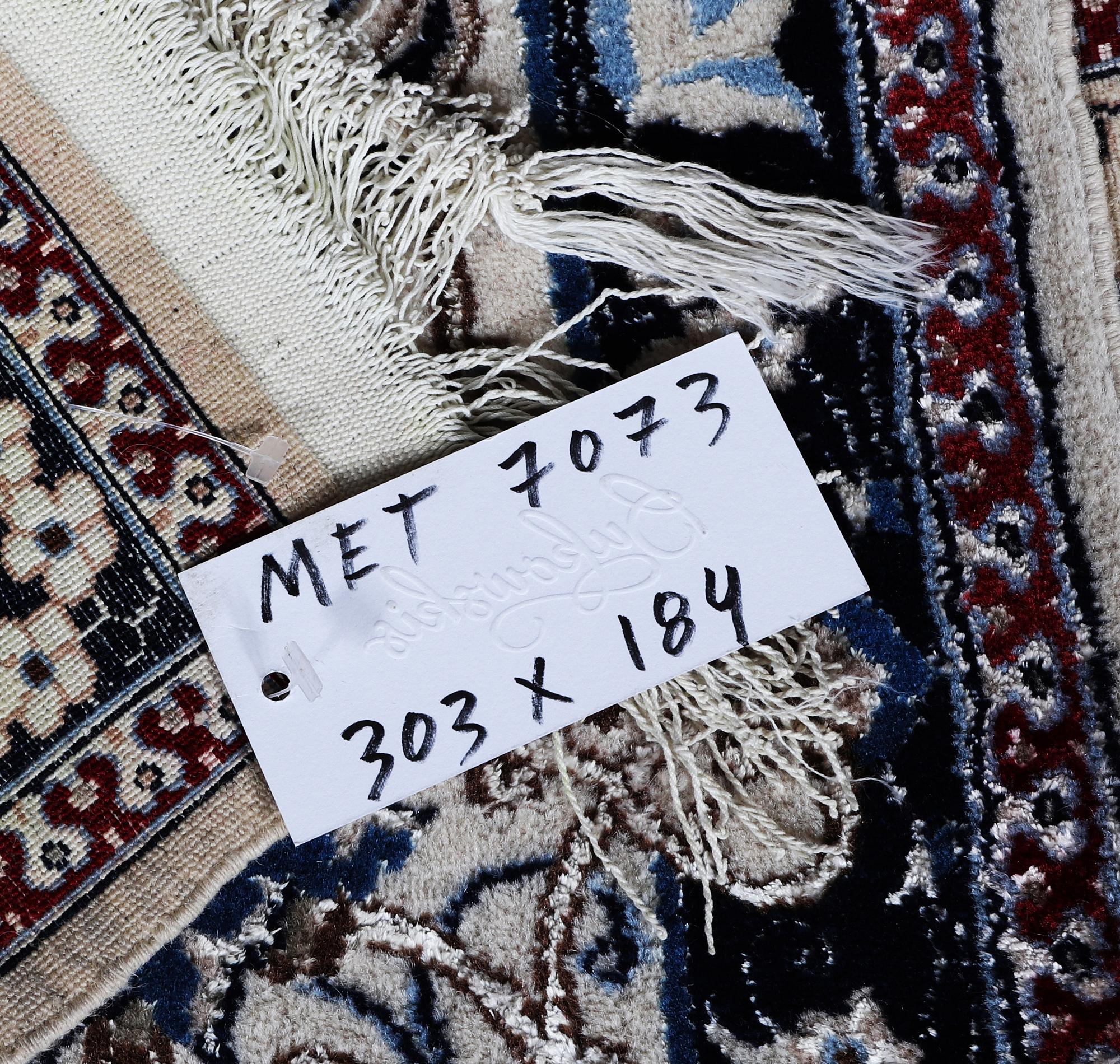 Matta, Nain part silk, 6 laa, ca. 303 x 184 cm.