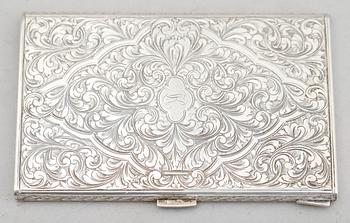CIGARETTETUI, silver. Vikt ca 187 g.