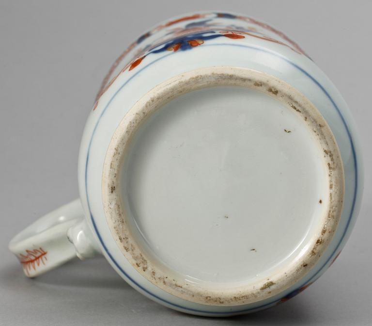 MUGG, porslin. Qing dynastin, tidigt 1700-tal.