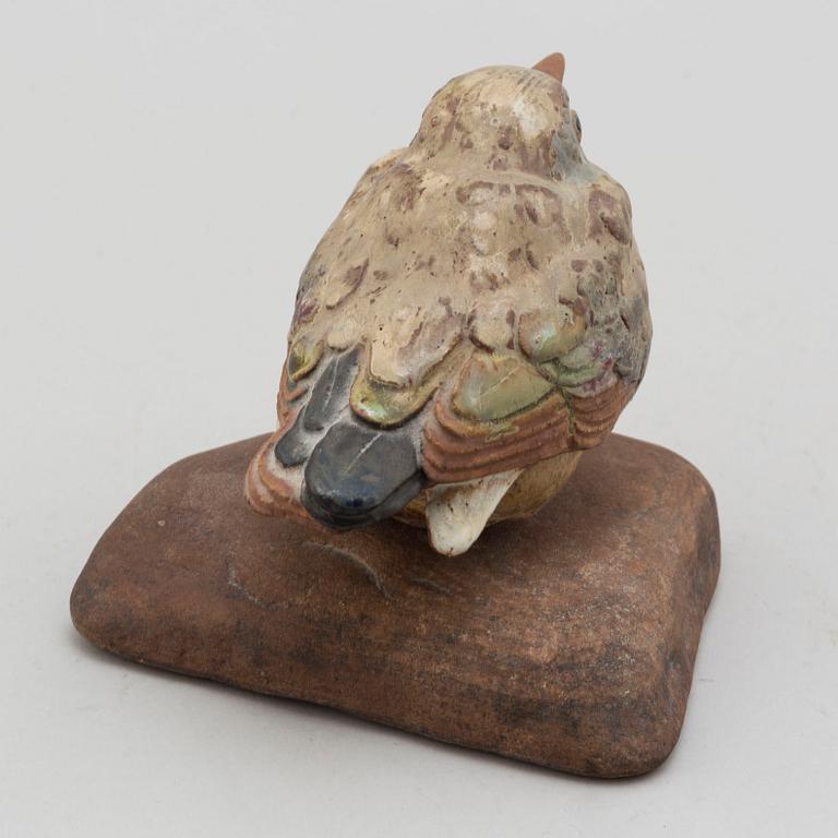 TYRA LUNDGREN, a stoneware sculpture of a bird, Sweden mid 20th Century.