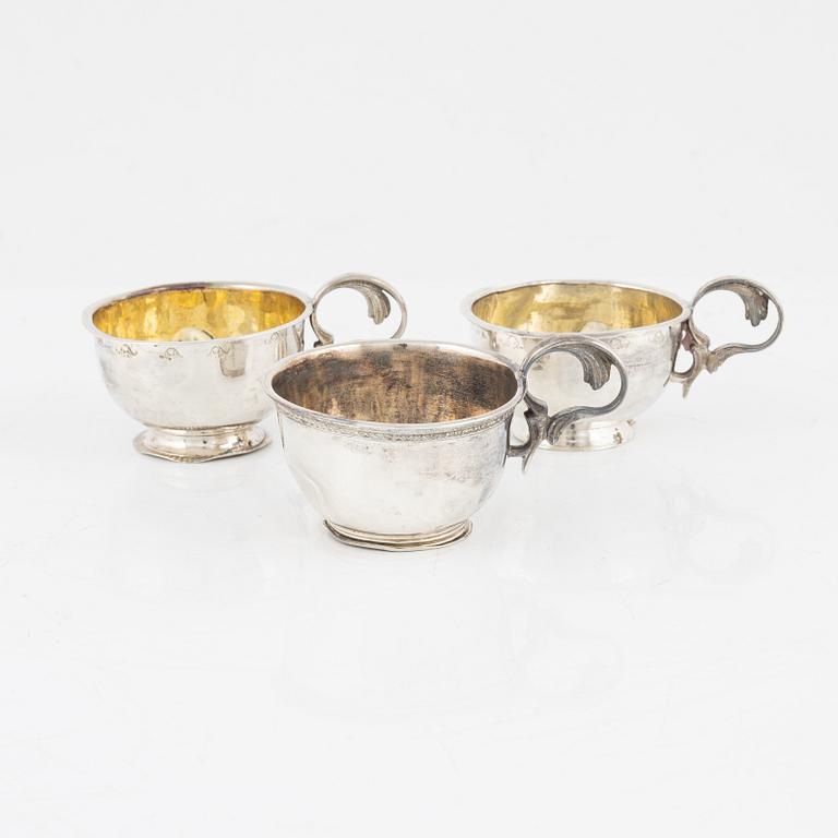 Supkoppar / tumlare, 3 st, silver, bl a Henrik Nourin, Norrköping 1754.