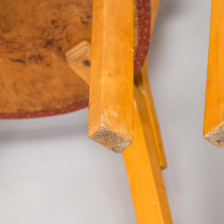 Alvar Aalto, tuolipari malli 69 ja jakkara malli 60, O.Y. Huonekalu- ja Rakennustyötehdas A.B. 1900-luvun puoliväli.