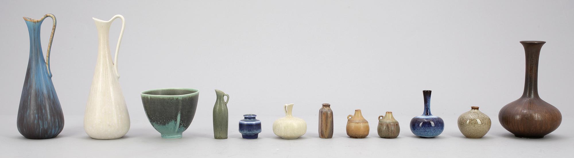 VASER samt SKÅL, 12 delar, stengods, bla Gunnar Nylund, Rörstrand, 1900-tal.