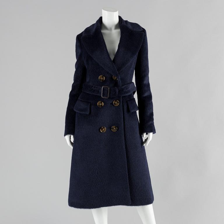 A Burberry womens brushed alpaca and wool-blend coat, size IT44.