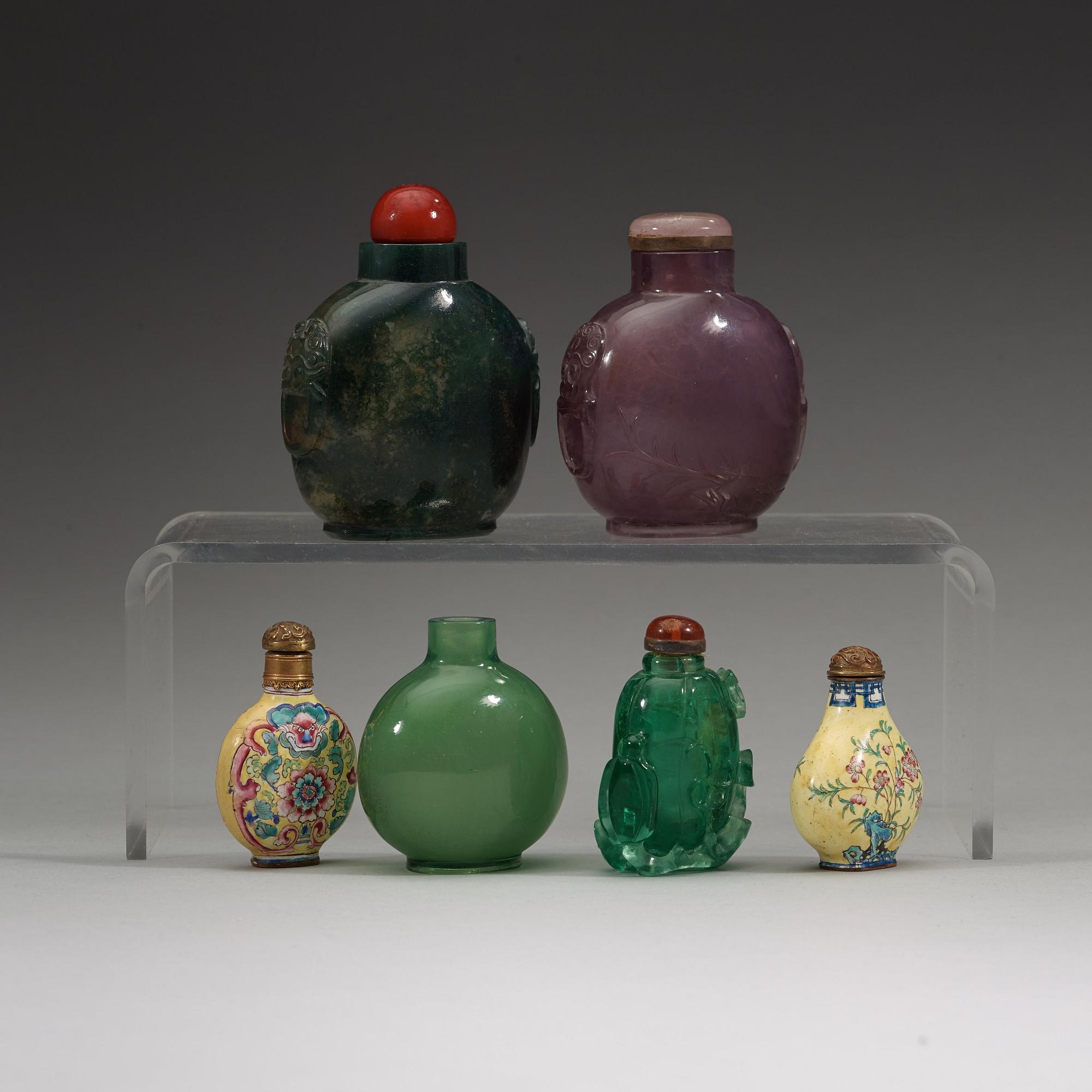 A group of six snuff bottles, Qing dynasty (1644-1912).
