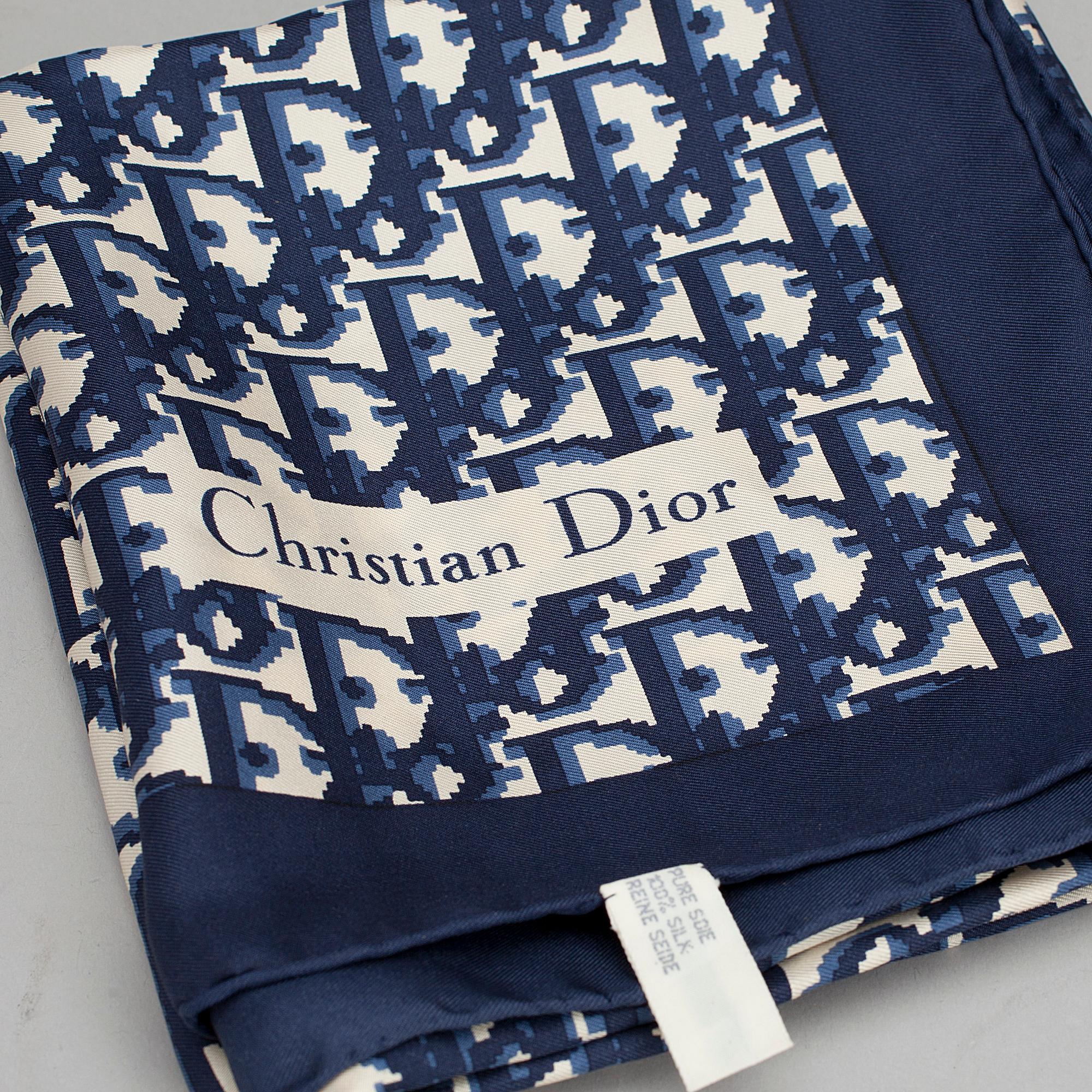 VÄSKA samt SCARF, Dior.