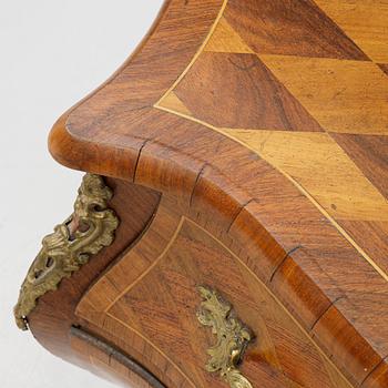 A Rococo style chest of drawers, 19th century.