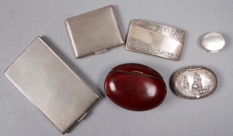 DOSOR, 6 st, silver samt en i lack. 1800/1900-tal.