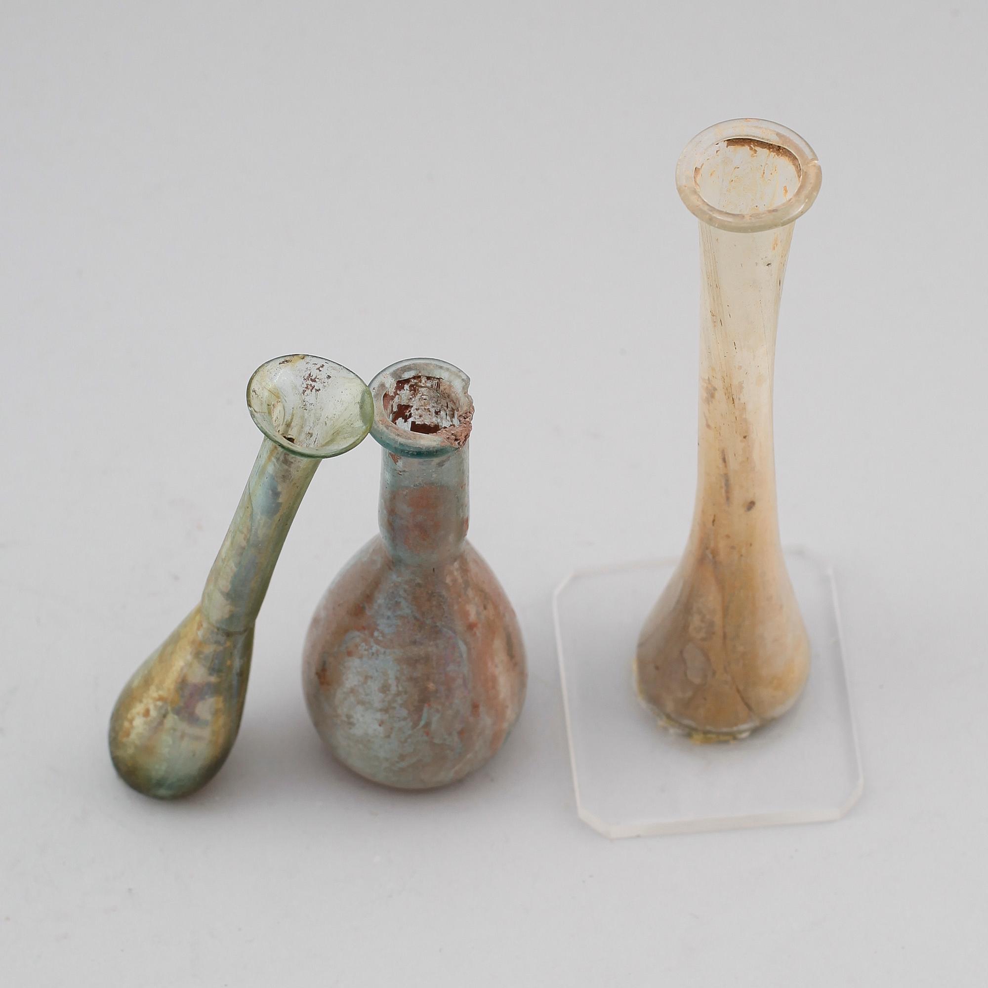 FLASKOR, 3 st, glas, romersk tid.