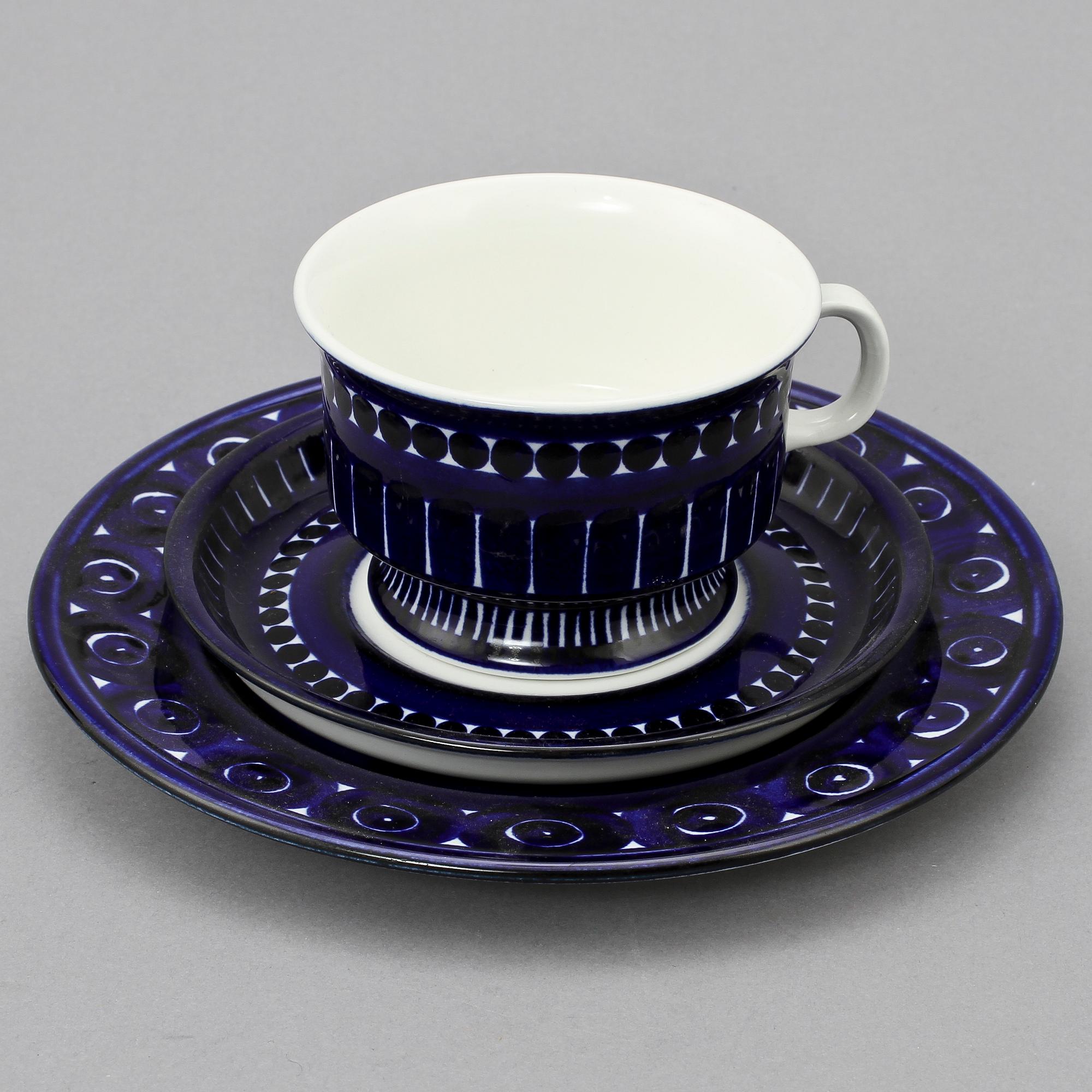 TE- OCH KAFFESERVISDELAR, 34 delar, porslin, "Valencia", Ulla Procopé, Arabia, Finland.