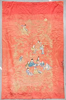 DRAPERI, broderat siden. Kina, tidigt 1900-tal.