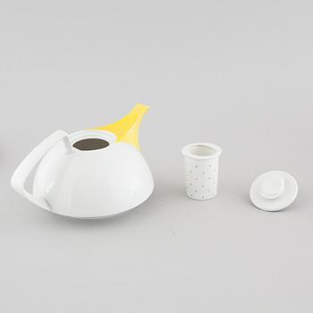 22 items of porcelain table ware, "Tac 1", designed by Walter Gropius in 1969 for Rosenthal Studio Linie.