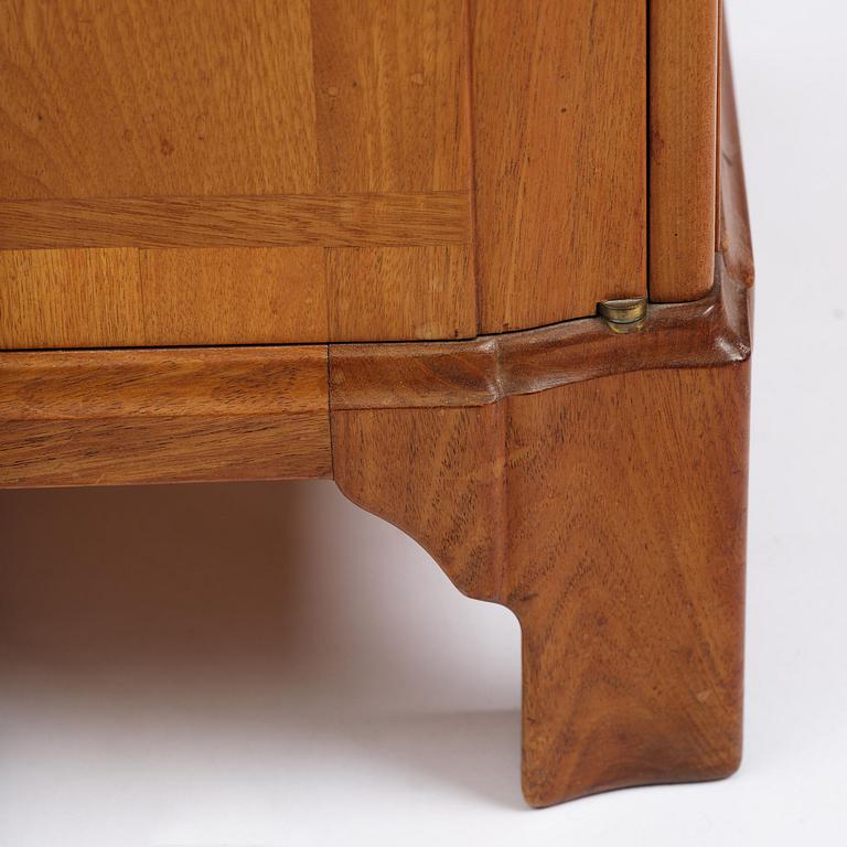 Carl Malmsten, an "Enstycksskåp" display cabinet, 1950s.