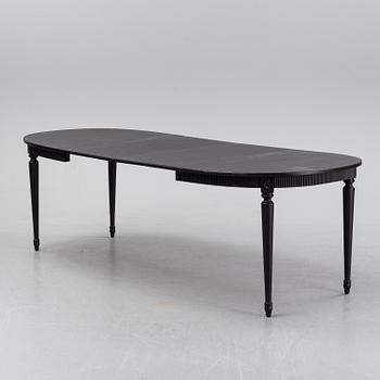 A painted Gustavian style dining table, second half of the 20th Century.