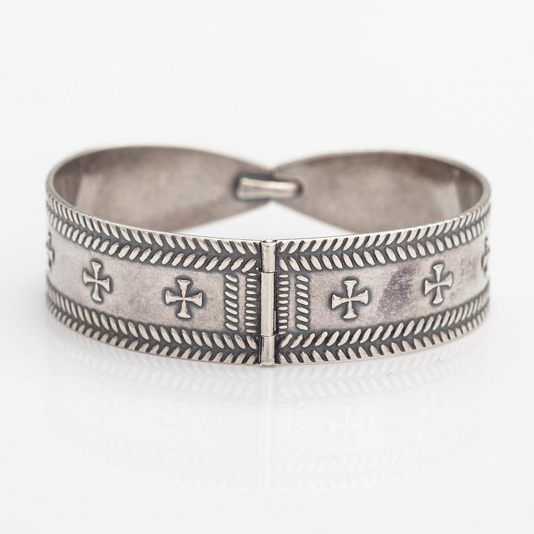 A sterling silver bracelet, model 208. Kalevala Koru, Helsinki 1997.