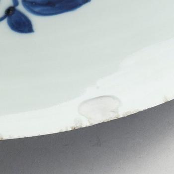 A Chinese Kangxi blue and white porcelain plate.