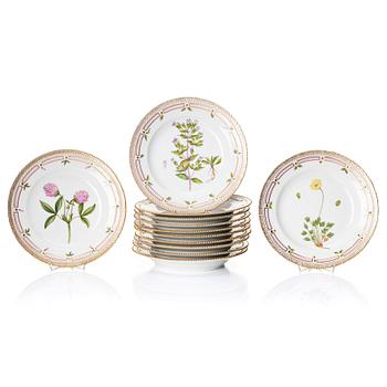 363. A set of 12 Royal Copenhagen 'Flora Danica' plates, Denmark, 20th Century.