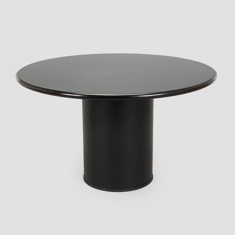 A dining table, late 20th century.