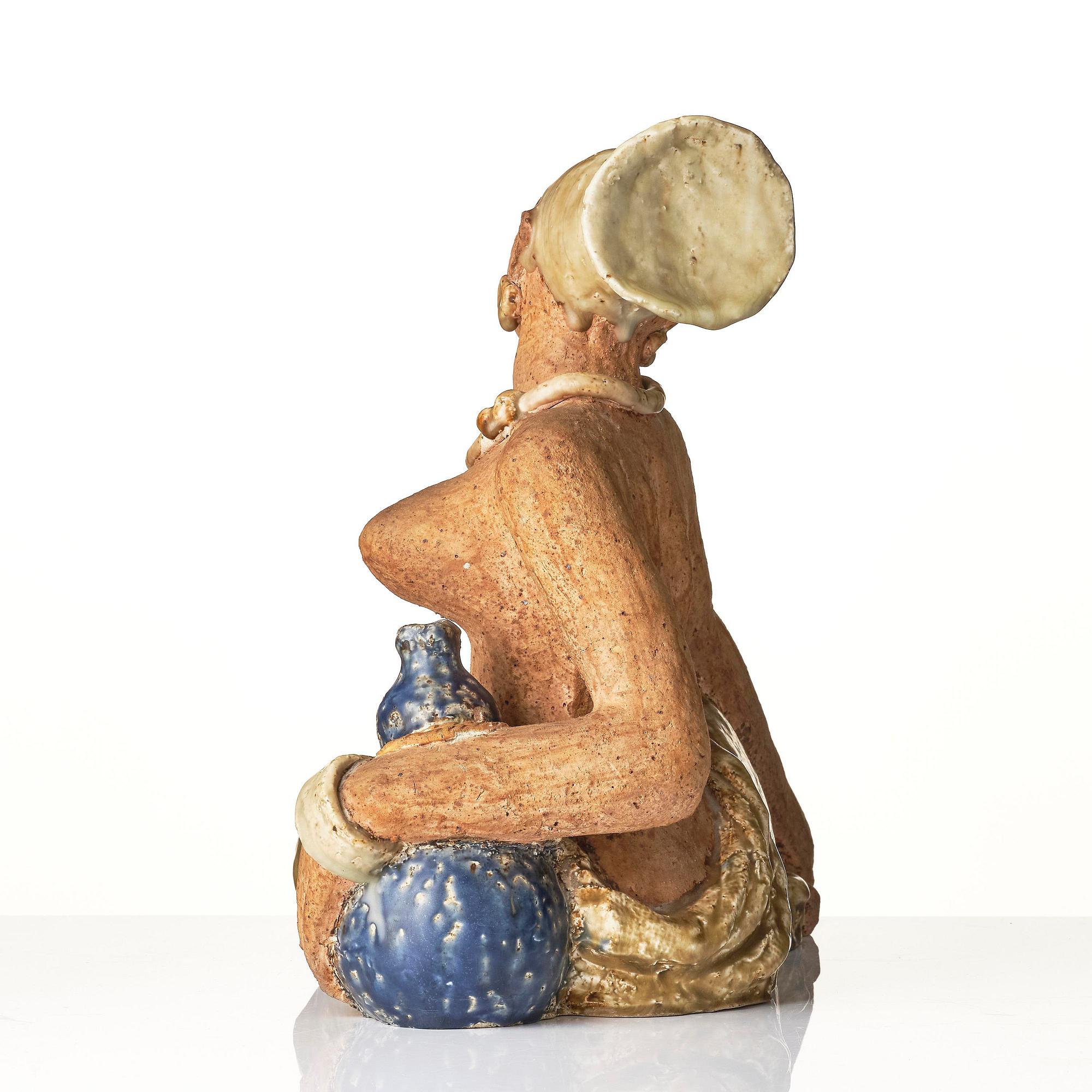 Michael Schilkin, skulptur, stengods, vilande kvinna, Arabia, Finland, 1940-tal.