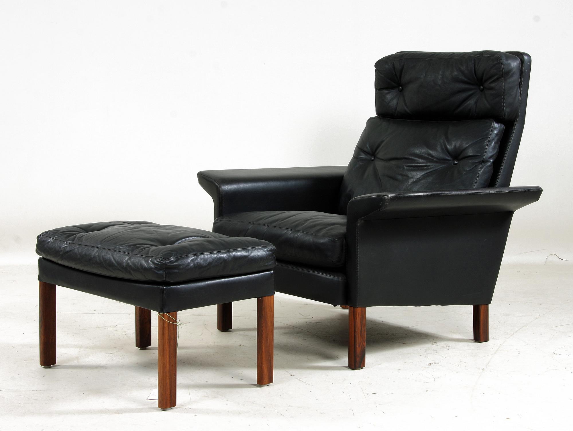 FÅTÖLJ samt FOTPALL, 1900- talets andra hälft.