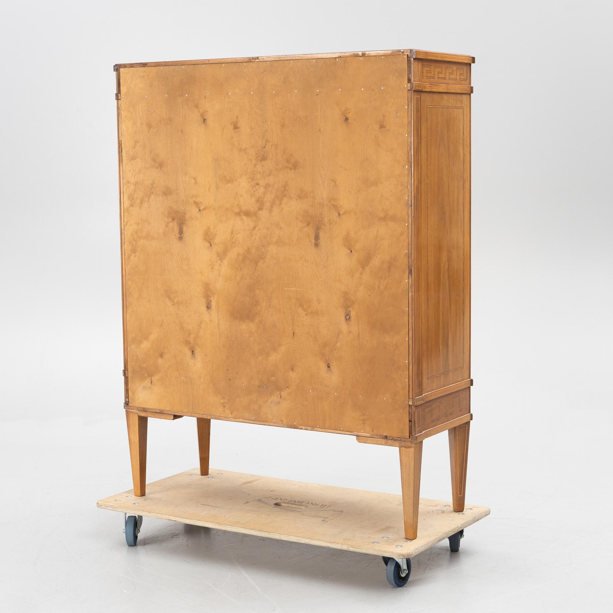 Cabinet/ linen cabinet, first half of the 20th century.