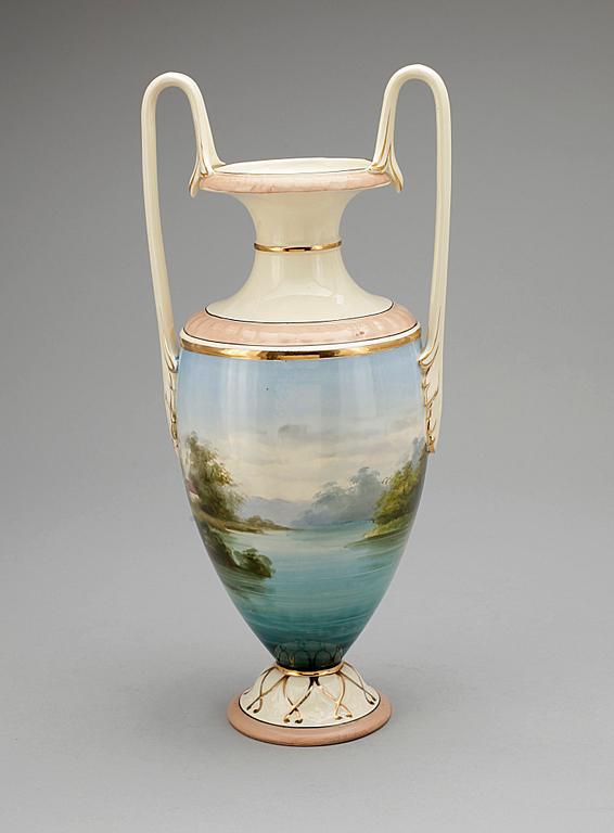 URNA, benporslin, Rörstrand, tidigt 1900-tal.