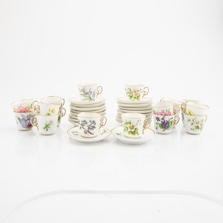 A handpanted Royal Copenhagen 18 pcs coffee service.