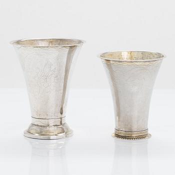 Bägare, 2 st, silver, Nils Tornberg, Linköping 1793 och LLG, Sverige, utan års- och stadsstämplar.