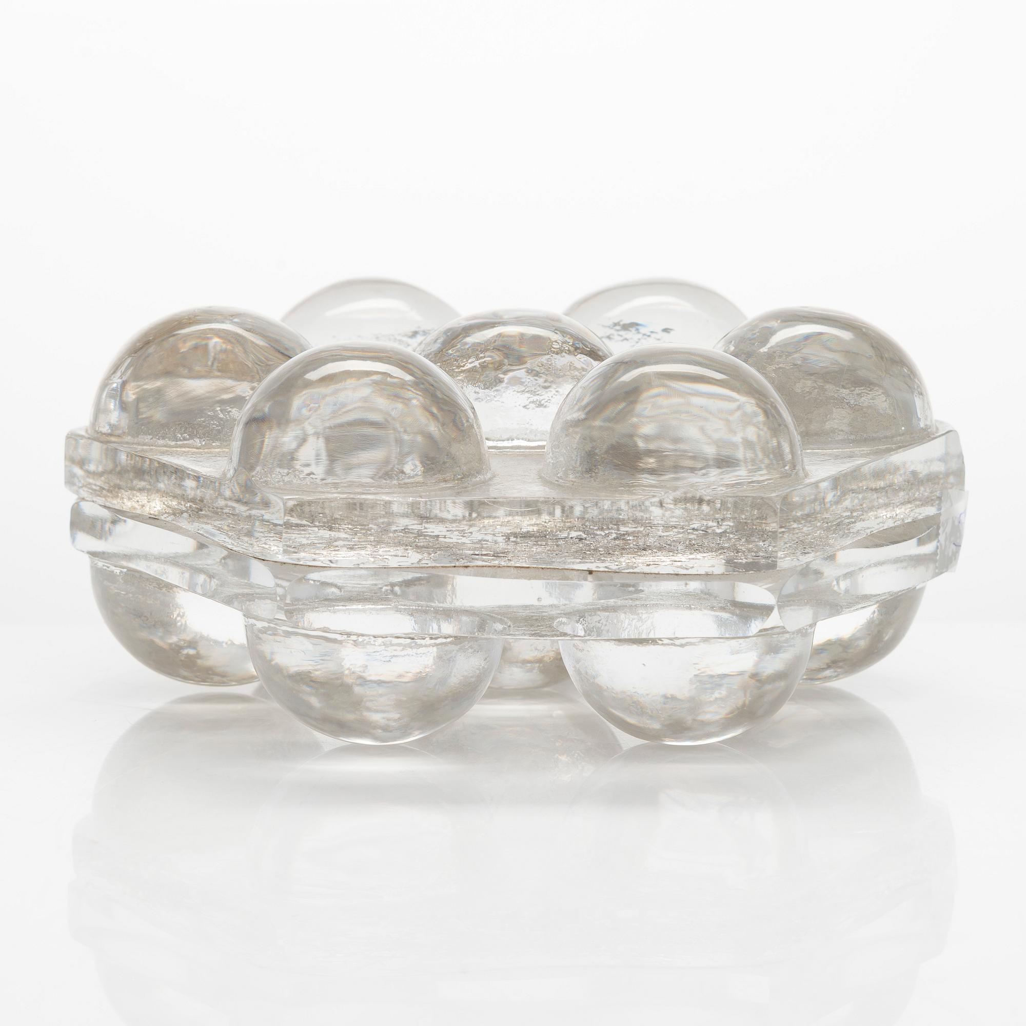 Nanny Still, a signed "Focus" glass sculpture from 1970s.