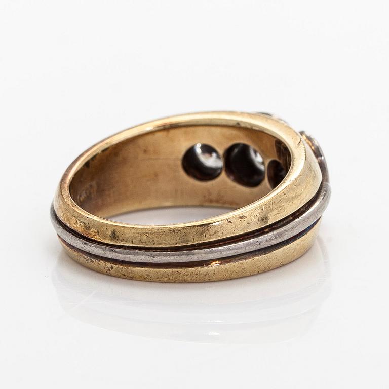Ring, brilliant-cut diamonds, 14K gold, Norway.