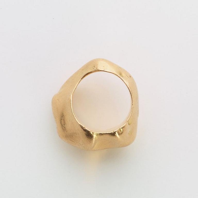 A Kristian Nilsson 18k gold ring, Stockholm 1982.