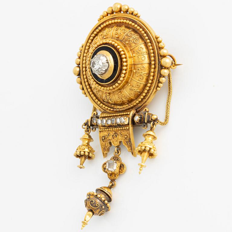 Brooch in 18K gold with old-cut and table-cut diamonds. Malmö 1867.