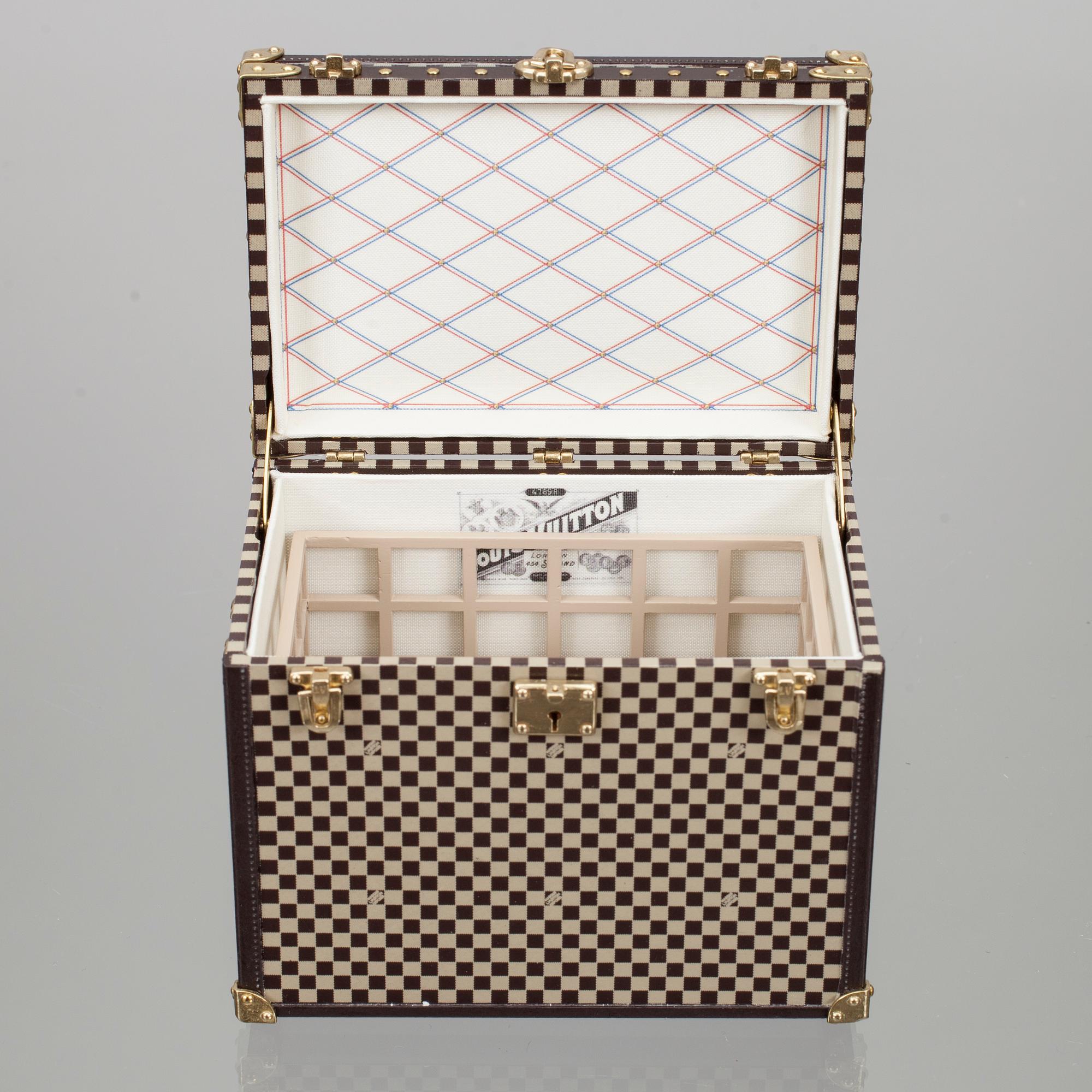 ASK, "Mini Malle Chapeaux", Louis Vuitton.