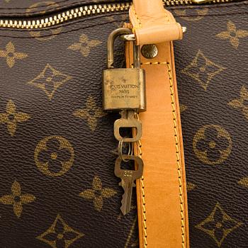 Louis Vuitton, A Monogram canvas 'Keepall 55 bandoulière' Bag.