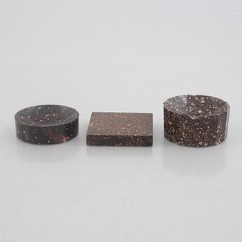 Two porhyry salts and one specimen, Älvdalen, Sweden, 19th century.