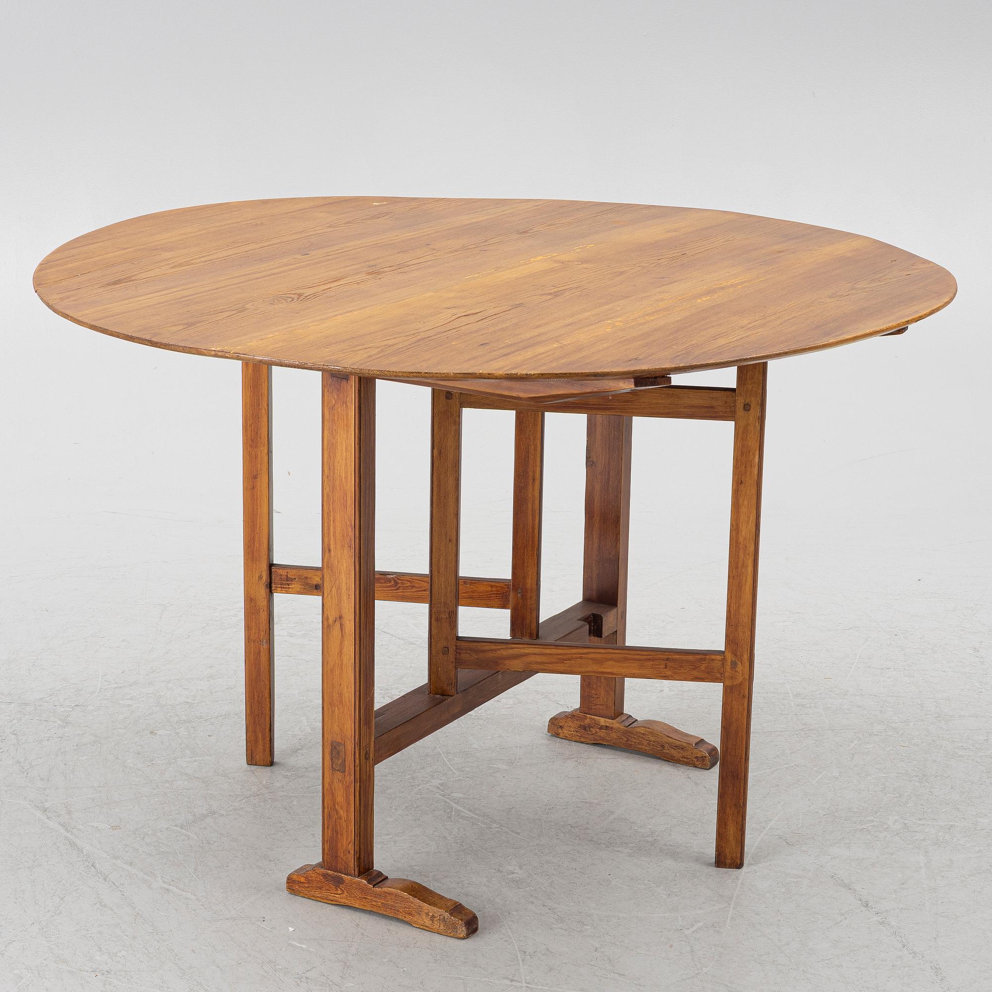 A tilt top table, possibly France, end of the 19th century.