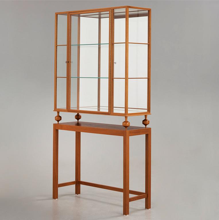Josef Frank, a mahogany showcase cabinet, Svenskt Tenn, model 2077.