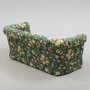 A sofa, 1960´s/70´s. With fabric designd by William Morris.