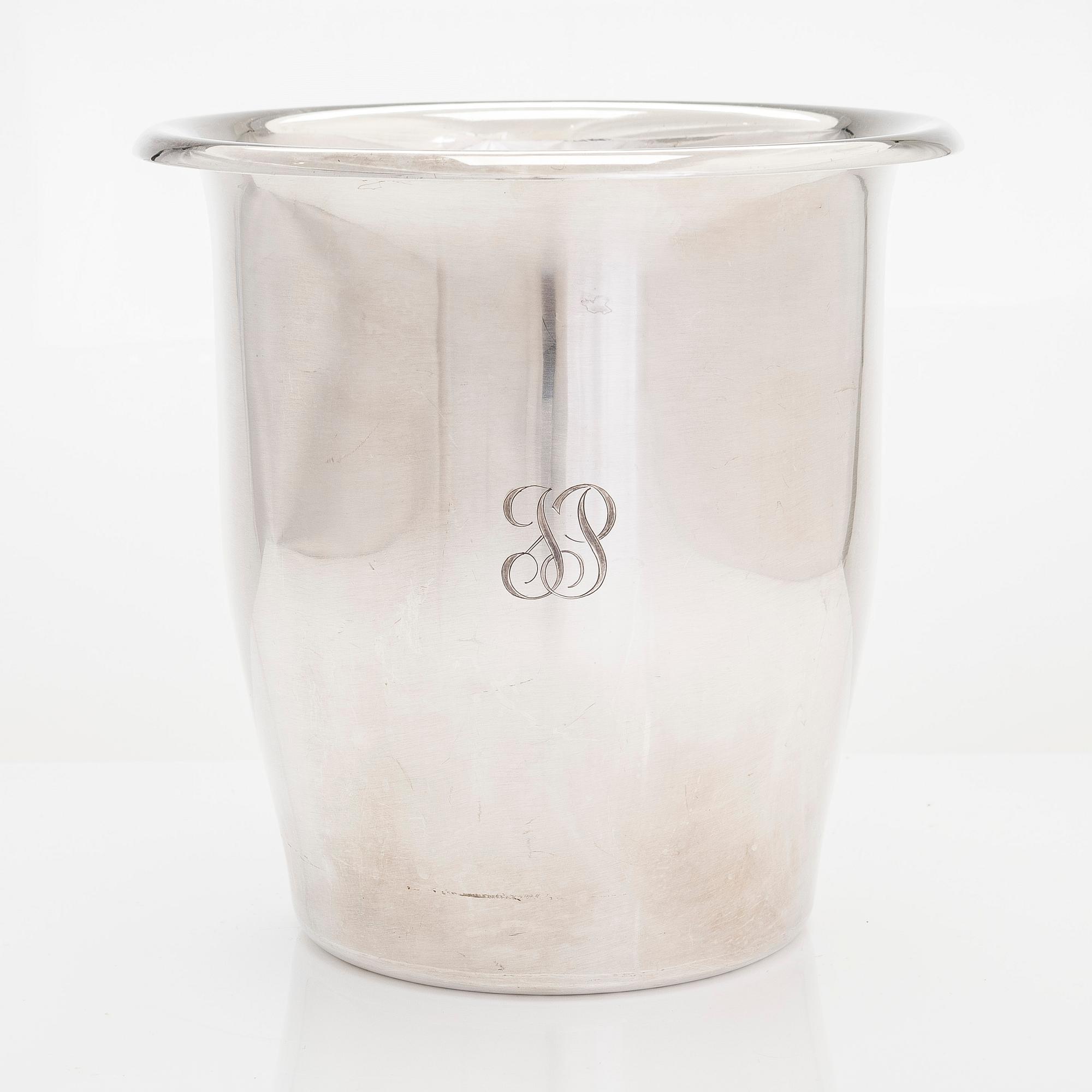 A silver champagne cooler bucket, Kultakeskus, Hämeenlinna 1973.