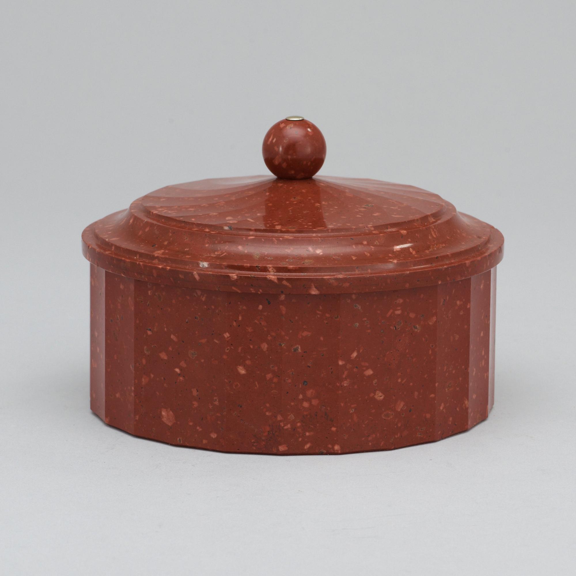 SMÖRASK MED LOCK. Älvdalen, 1800-talets början. Empire.