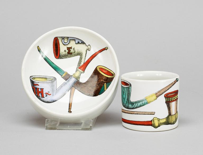 ASKFAT samt STÄLL, porslin. Fornasetti.