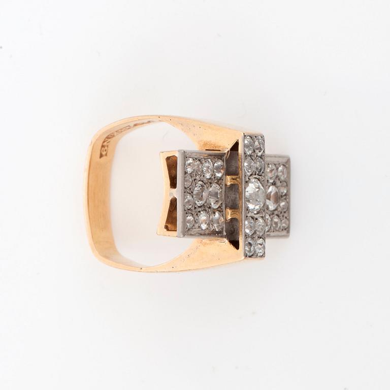 An old-cut diamond ring. Total carat weight circa 2.00 cts.