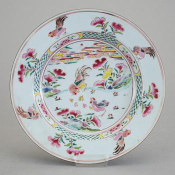 TALLRIK, porslin, Qingdynastin, Qianlong (1736-95).