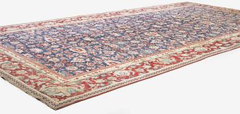 An antique cotton Agra of 'Ziegler Mahal' design, Northern India, c. 647 x 330 cm.