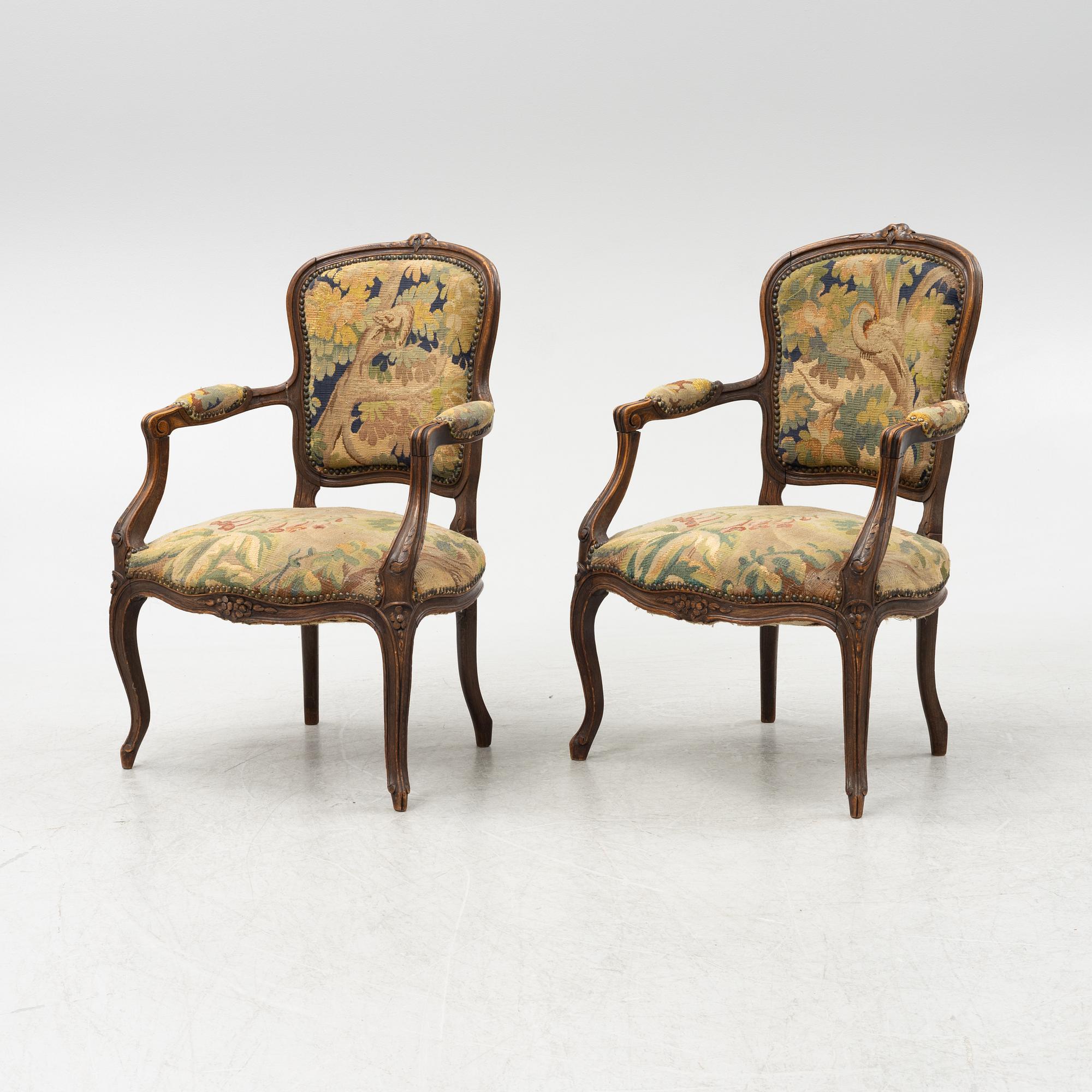 A pair of Rococo style armchairs, around 1900.
