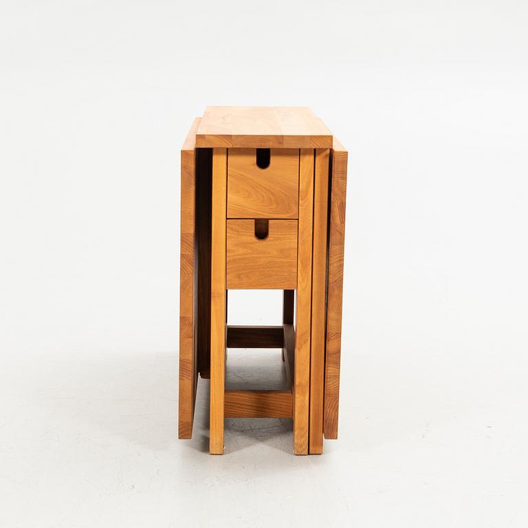 Drop-leaf table, modern manufacture.